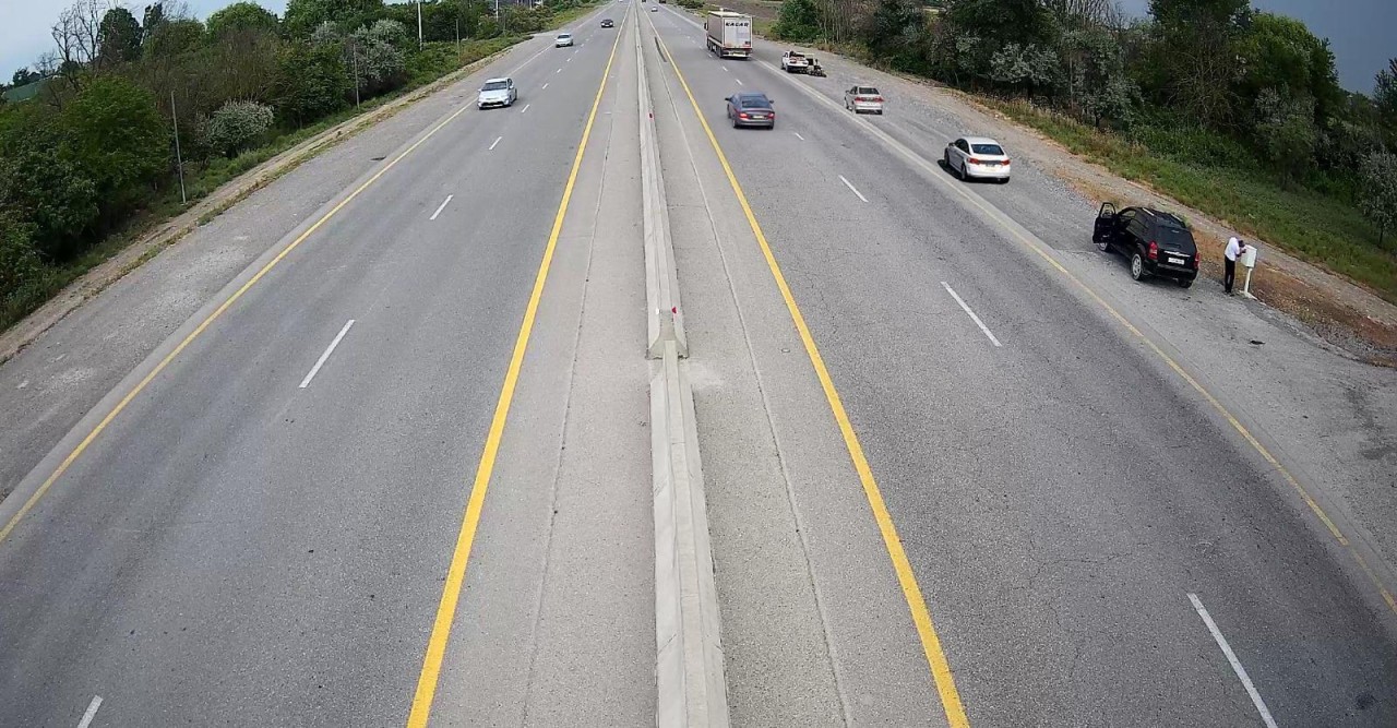 Yol kənarlarında satışla məşğul olanlara MÜRACİƏT (FOTOLAR)